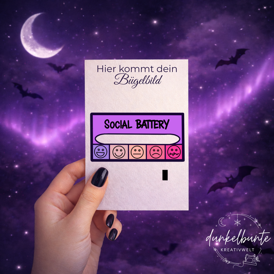 Coming Soon: Bügelbild dunkelbunte Social Battery Skala